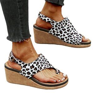 PAOTMBU - White Leopard Print Toe Strap Sandal